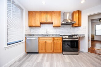 Building Photo - Coolidge Corner Area, In-Unit Washer and dryer, Eat-in Kitchen, Central Heat/AC, Parking is Avail...