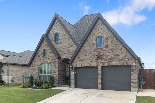 Building Photo - 9018 War Wagon Ln