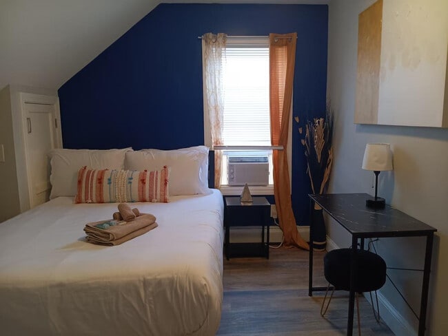 Building Photo - 20 Hawkins St