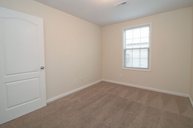 Building Photo - 505-E Havendale Ct