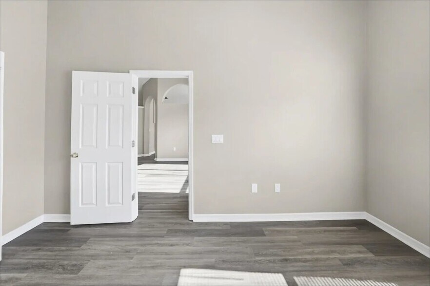 Building Photo - 10219 Merrimac Manor Dr
