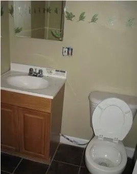 Building Photo - 802 Chester Ave