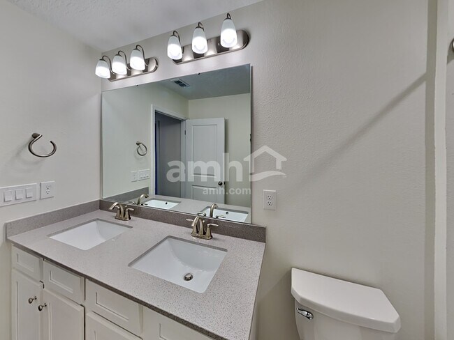 Building Photo - 6107 Little Blf Cir