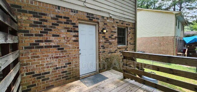 Building Photo - 834 Ridge Ave