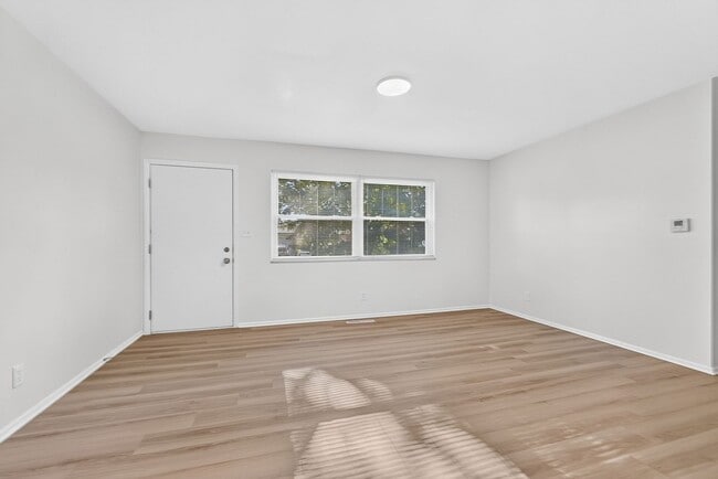 Building Photo - 1811 Stetson Rd