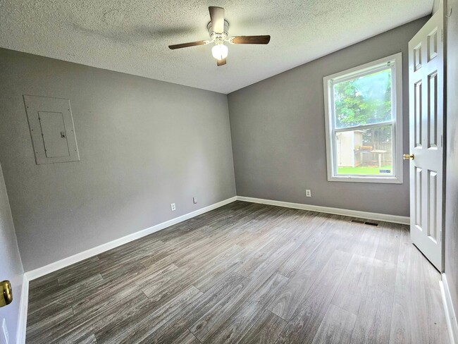 Building Photo - 1331 Hugh Hunter Rd