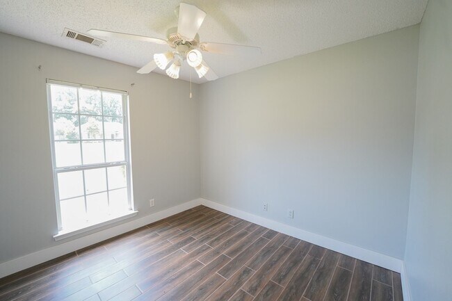 Building Photo - Coming Available!