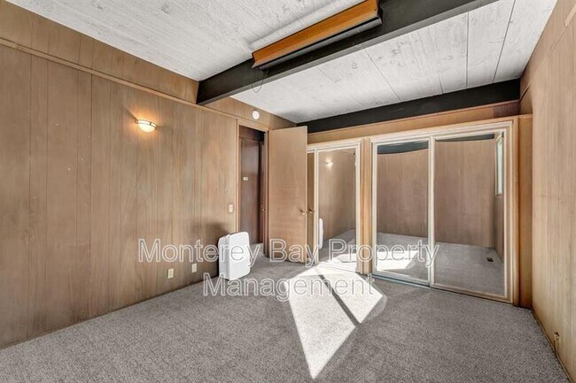 Building Photo - 635 Grace St