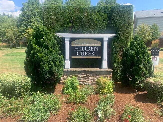Building Photo - Hidden Creek Neighborhood Gem