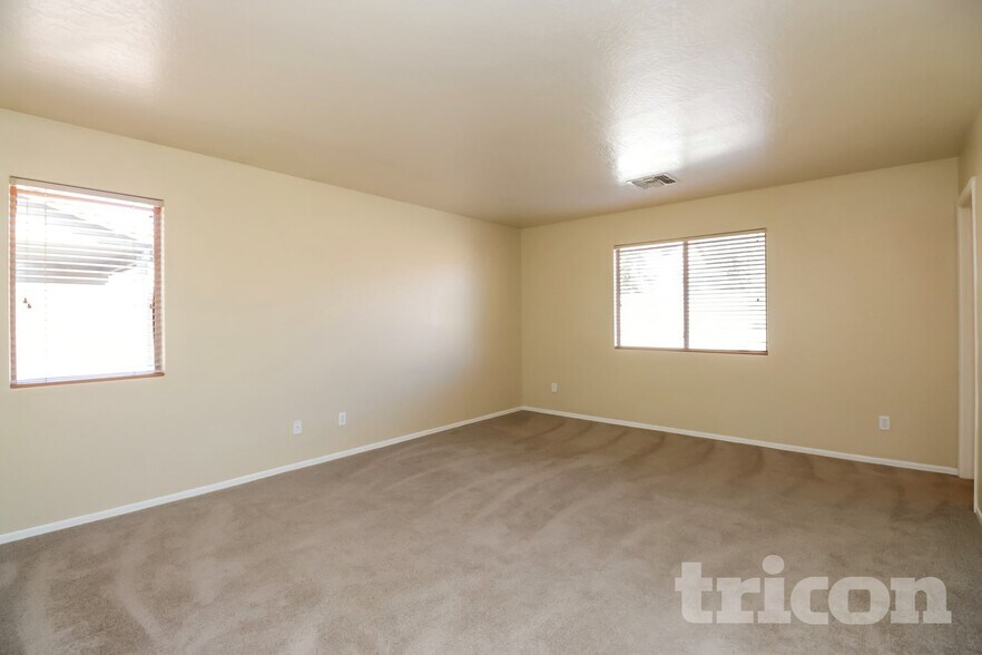 Building Photo - 10410 W Pioneer St