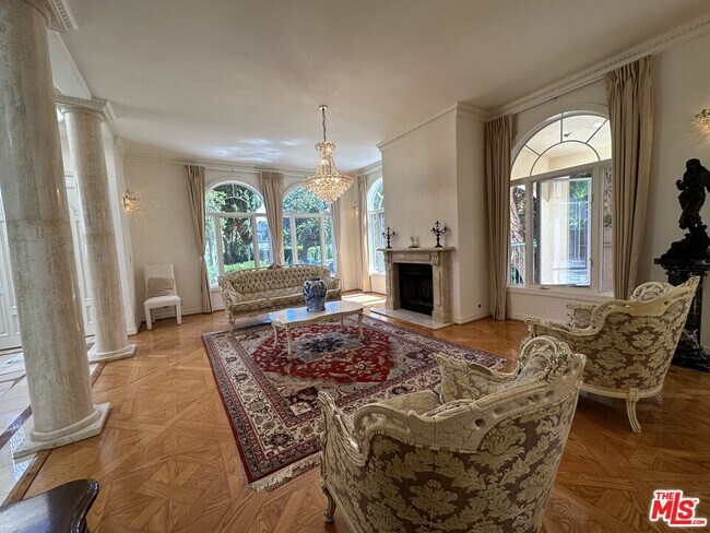 Building Photo - 623 Palisades Ave