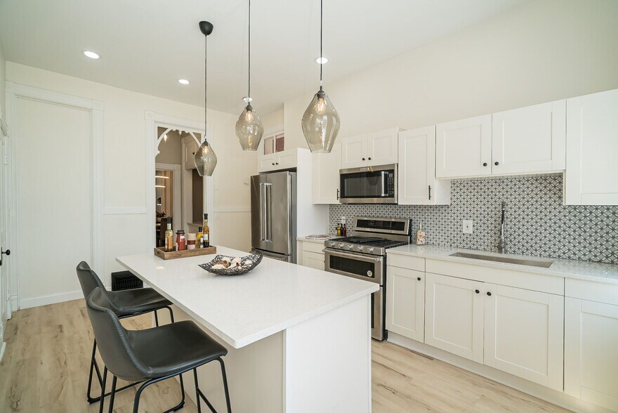 Building Photo - 1936 Arsenal St