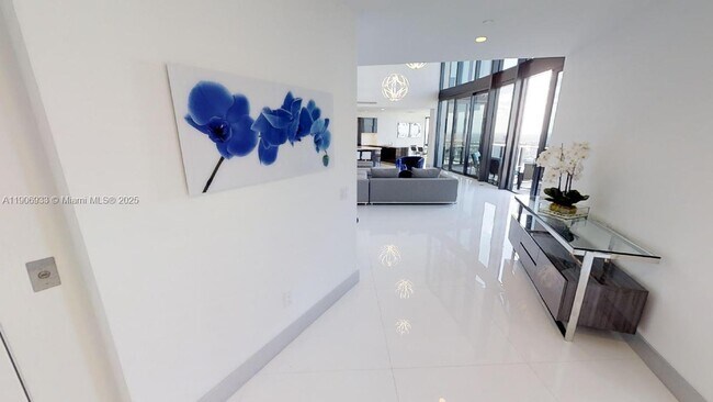 Building Photo - 18555 Collins Ave