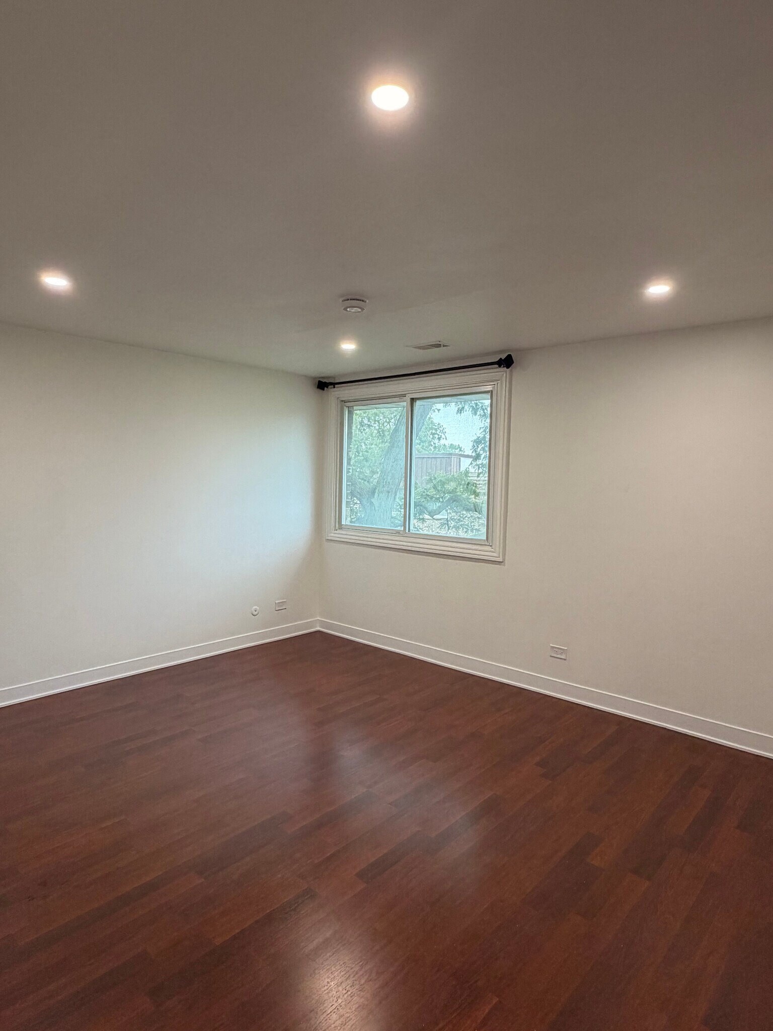 Building Photo - 2600 Brookwood Way Dr
