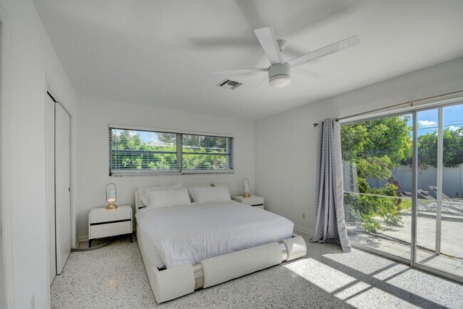 Building Photo - 1171 Bimini Ln