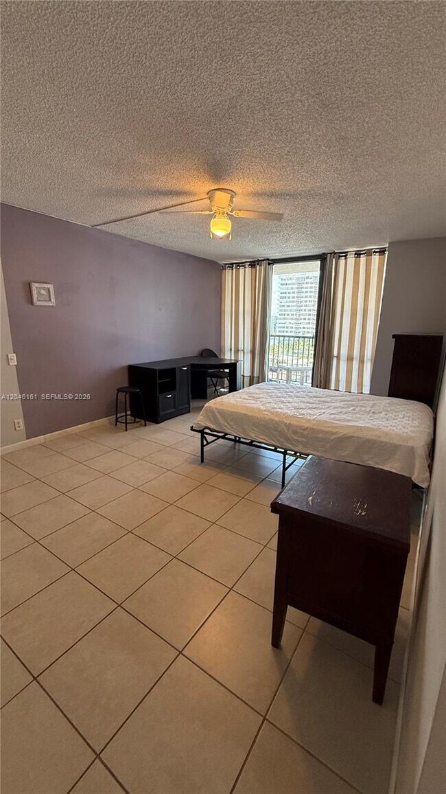 Building Photo - 2049 S Ocean Dr