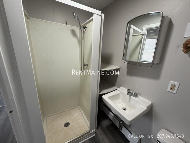 Building Photo - 124 York St