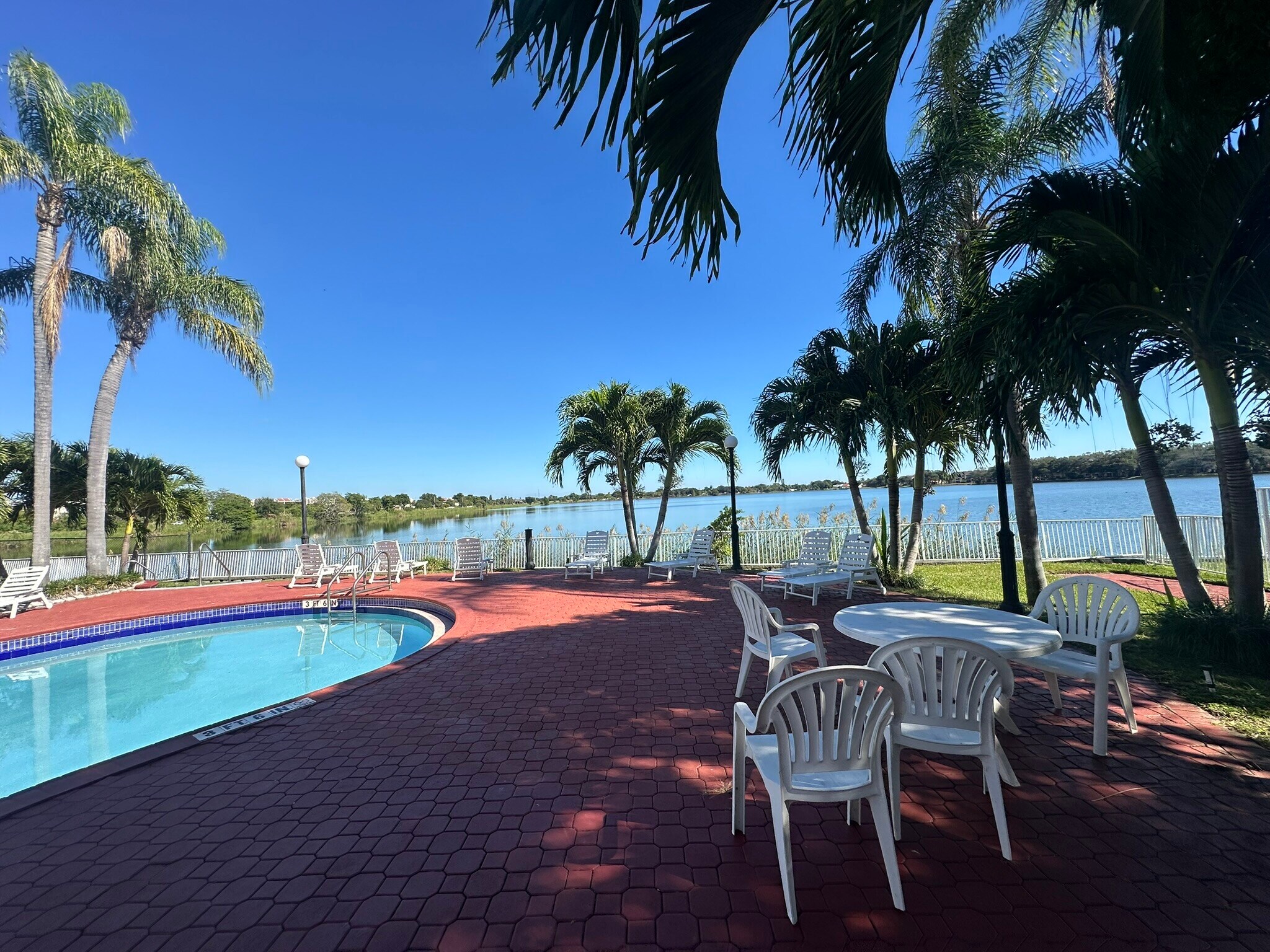 Building Photo - 2890 N Oakland Forest Dr