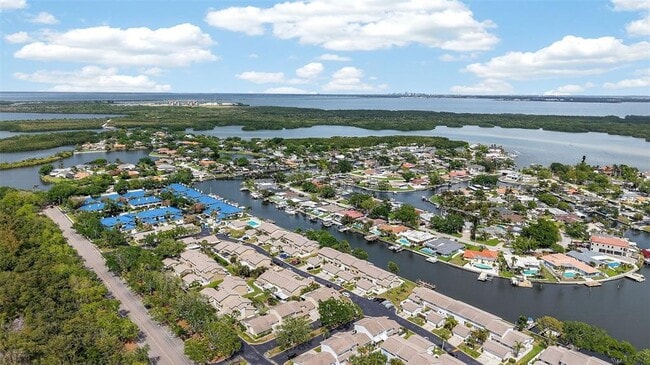 Building Photo - 6660 Cape Hatteras Way NE