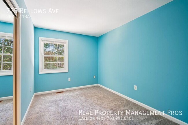 Building Photo - 725 Bellows Ave