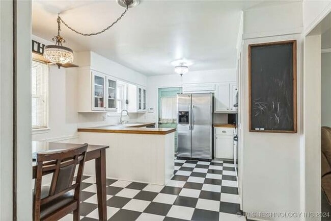 Building Photo - Spacious 4BR House in Tulsa