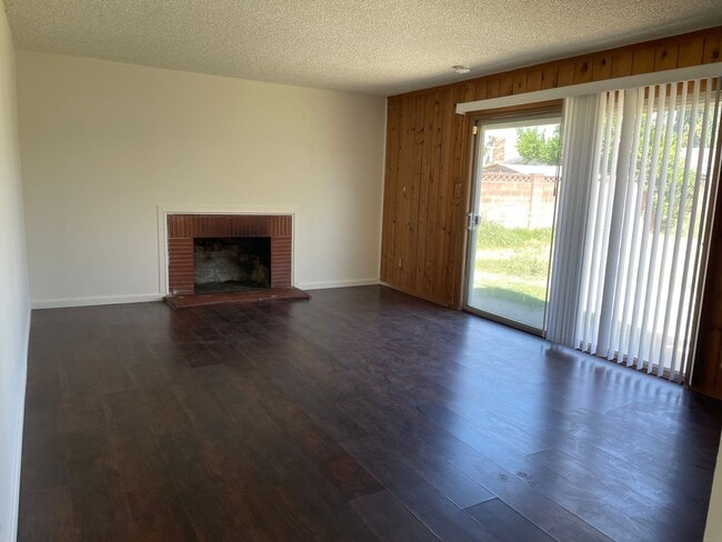 Building Photo - 4617 Livingston Way