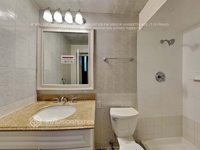 Building Photo - 13601 Cherry Ln