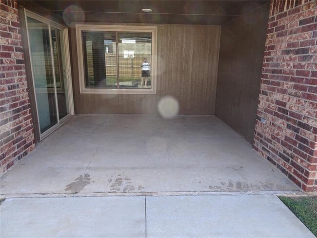 Building Photo - 8412 Pinewood Dr