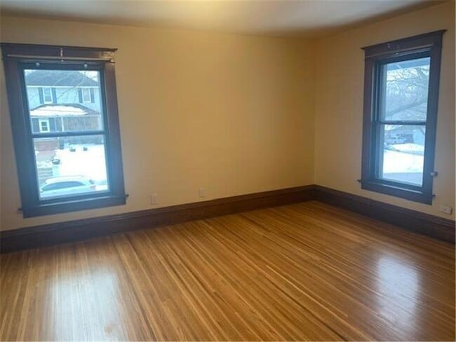 Building Photo - 416 1st St SW