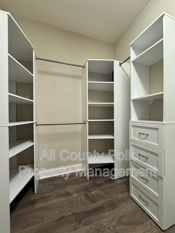 Building Photo - 272 Walkers Point Dr