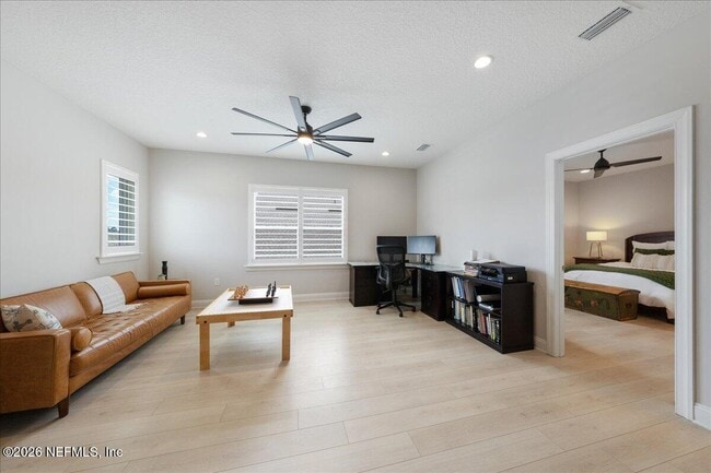 Building Photo - 10300 Silverbrook Trl