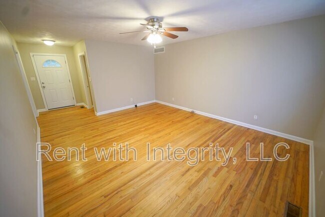 Building Photo - 1804 Skyland Dr