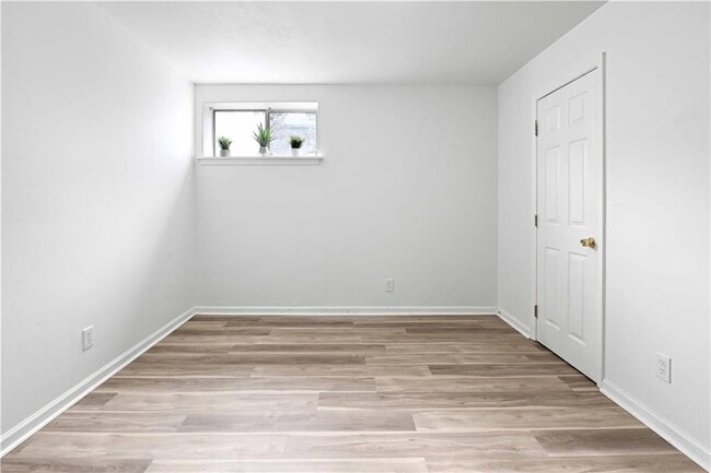 Building Photo - 4300 Roswell Rd NE