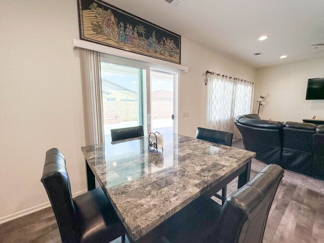 Building Photo - COMING SOON! * RARE OPPORTUNITY * SENIOR (55+) ROOM FOR RENT IN PRISTINE GATED COMMUNITY IN MENIFEE!