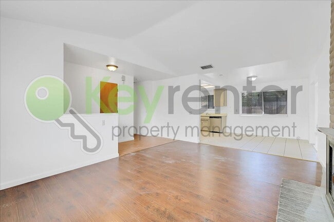 Building Photo - 10 Dempster Ct