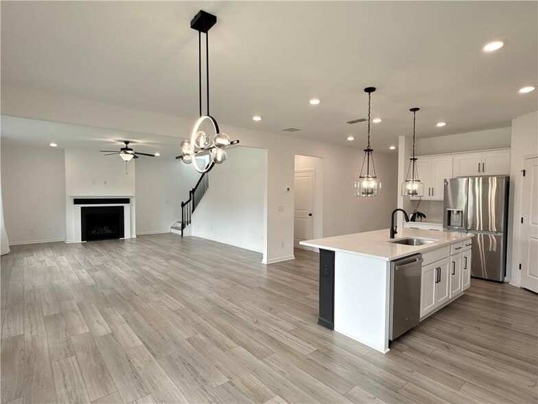 Building Photo - 207 Foxhill Dr