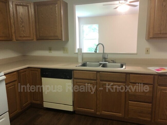 Building Photo - 7401 Creek Song Ct