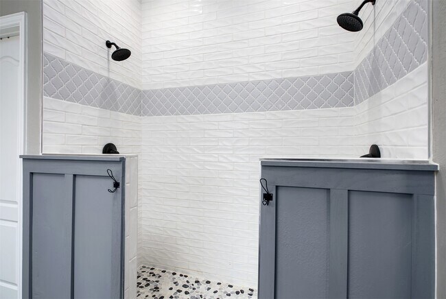 Building Photo - 3037 Broadhaven Dr