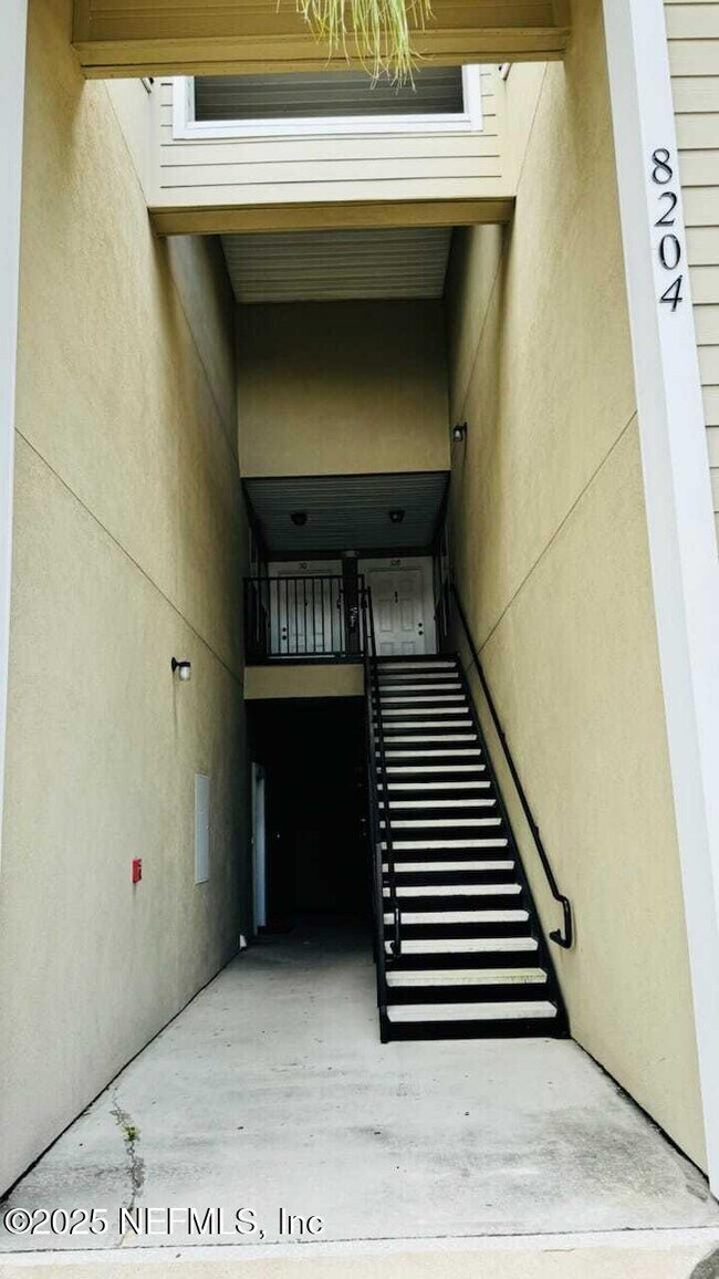 Building Photo - 8204 White Falls Blvd