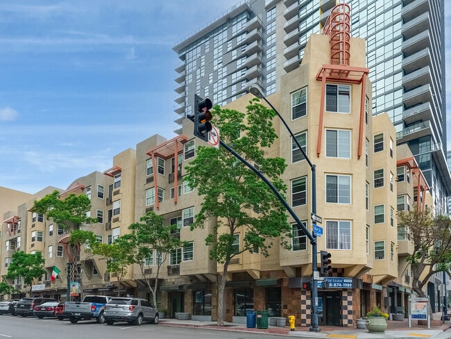 Building Photo - 1435 India St