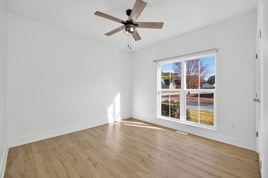 3rd bedroom - 104 Ivey Mountain Cv