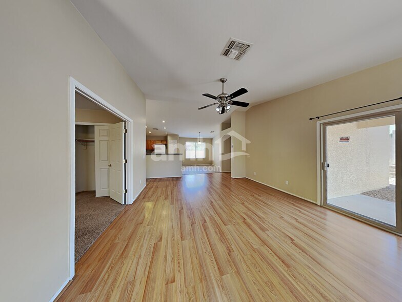 Building Photo - 10181 E Desert Paradise Pl