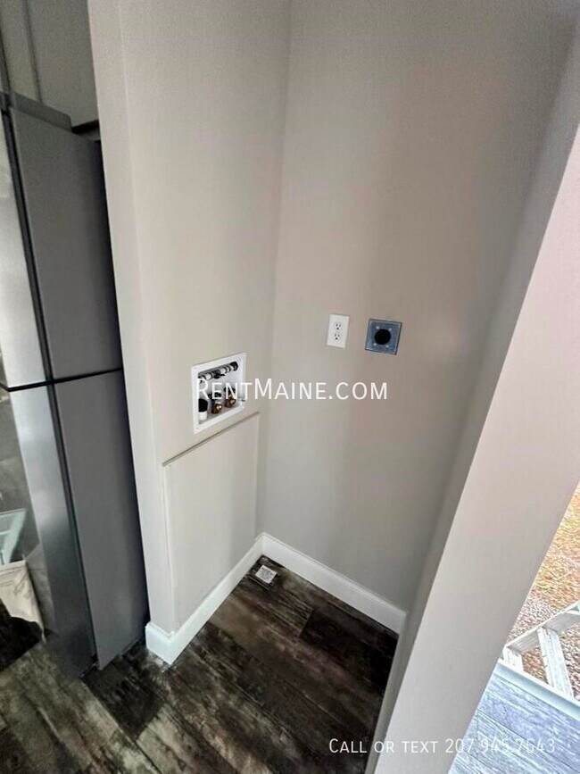 Building Photo - 516 SE 4th St