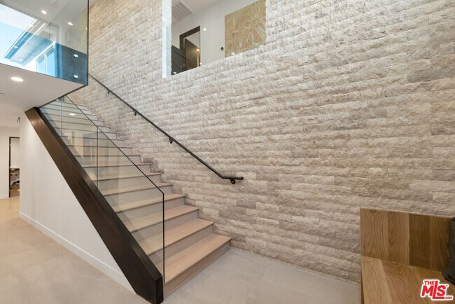 Building Photo - 3116 Elvido Dr