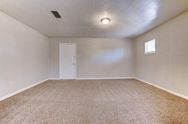 Building Photo - 15931 Cardono Ln