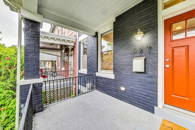 Building Photo - Coming Soon! Gorgeous 4 Bed + 3.5 Ba totally renovated row home in Columbia Heights