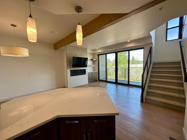 Building Photo - 4757 Kona Dr