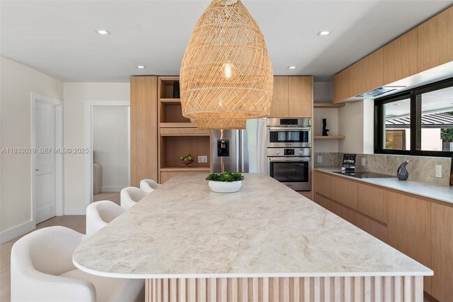 Building Photo - 10945 SW 75th Ct