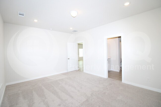 Building Photo - 330 Fire Rock Dr