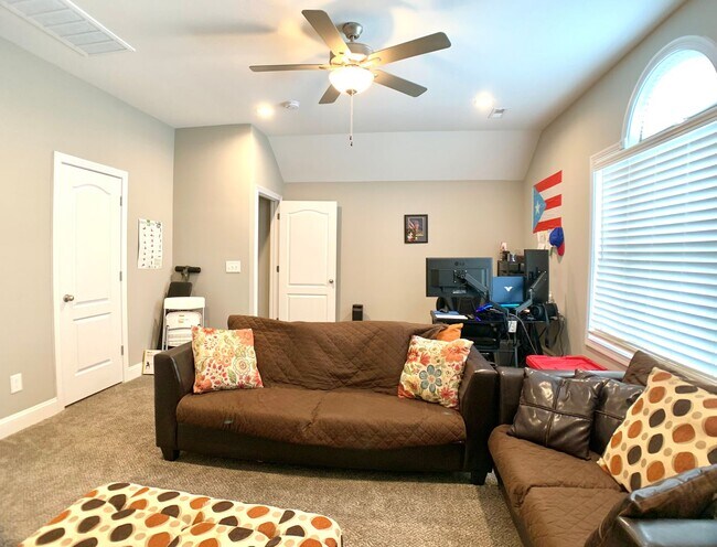 Building Photo - 1376 Apple Blossom Rd